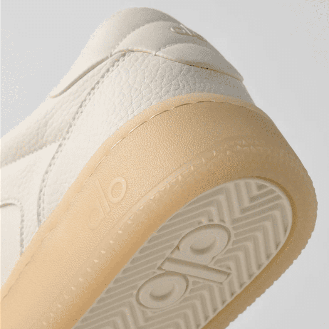 Alo Yoga Recovery Mode Sneaker Unisex - Imagen 2