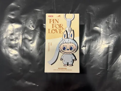 Peluche Labubu Pin For Love The Monsters Llavero Original - Image 2