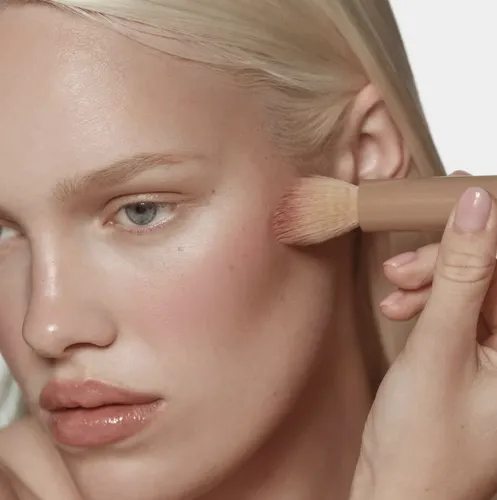 Rhode Brocha De Maquillaje Pocket Blush Brush - Imagen 4