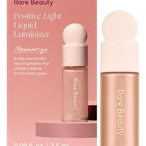 Rare Beauty Iluminador Positive Light Enchant Líquido Tono