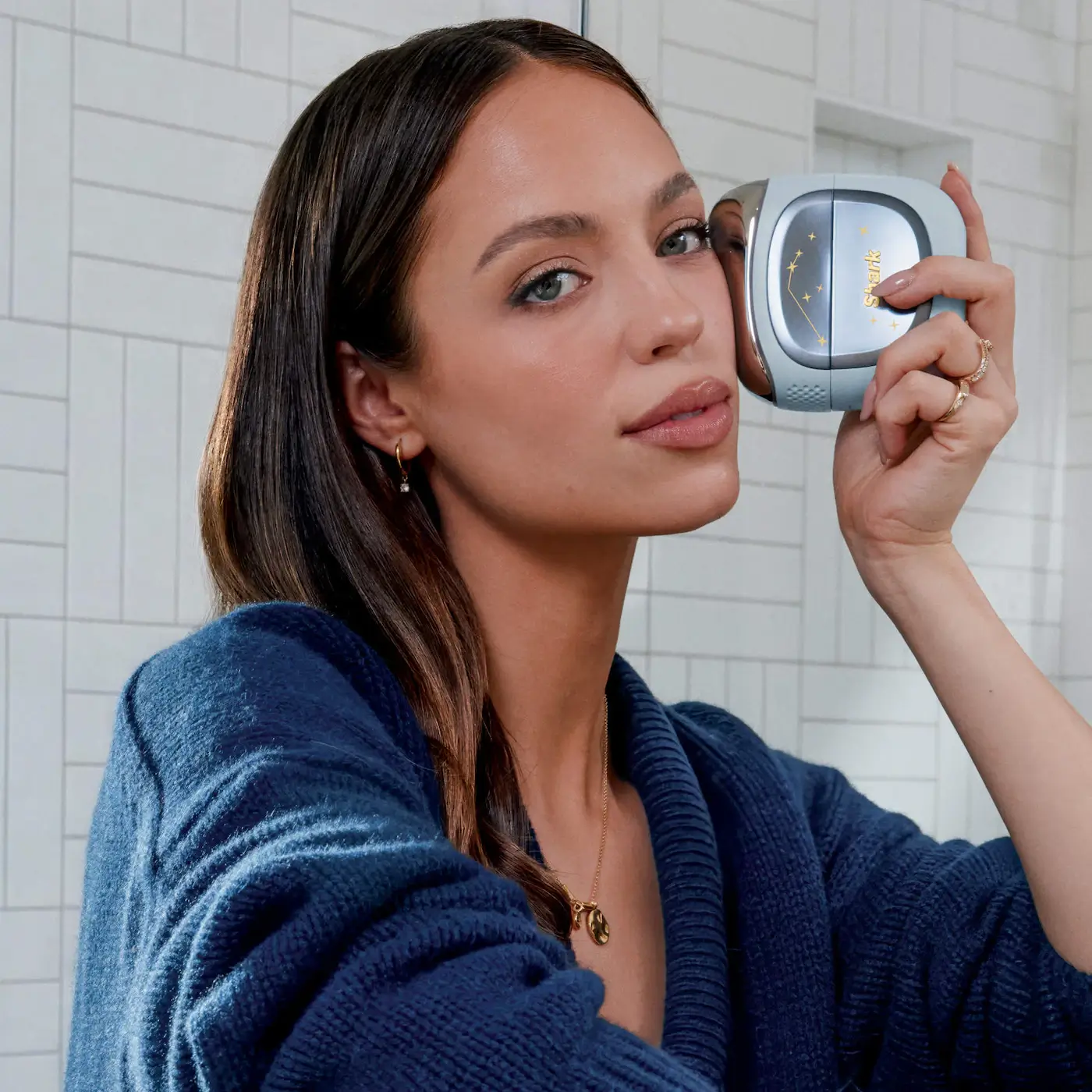 Shark Beauty DePuffi™ — Dispositivo de masaje facial con frío y calor - Imagen 2